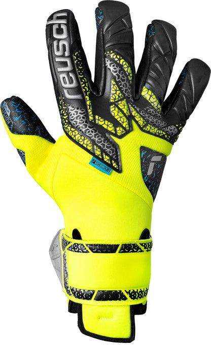 REUSCH Attrakt Fusion Guardian Goalkeeper Gloves - 5570985 2025