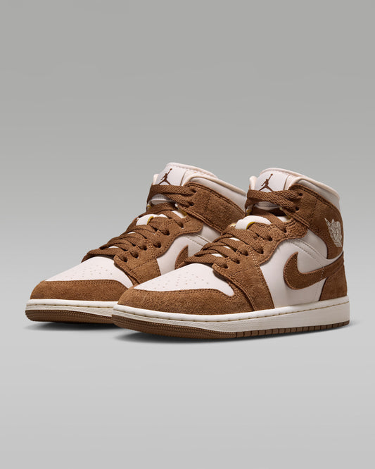 Nike Woman's Air Jordan 1 Mid BQ6472 203
