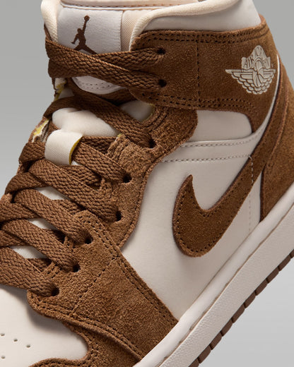 Nike Woman's Air Jordan 1 Mid BQ6472 203