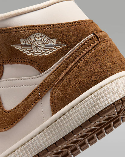 Nike Woman's Air Jordan 1 Mid BQ6472 203